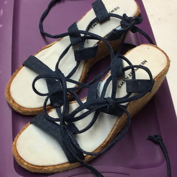 NEWPORT NEWS laces, laces, laces sz 8 blue - Picture 2 of 4